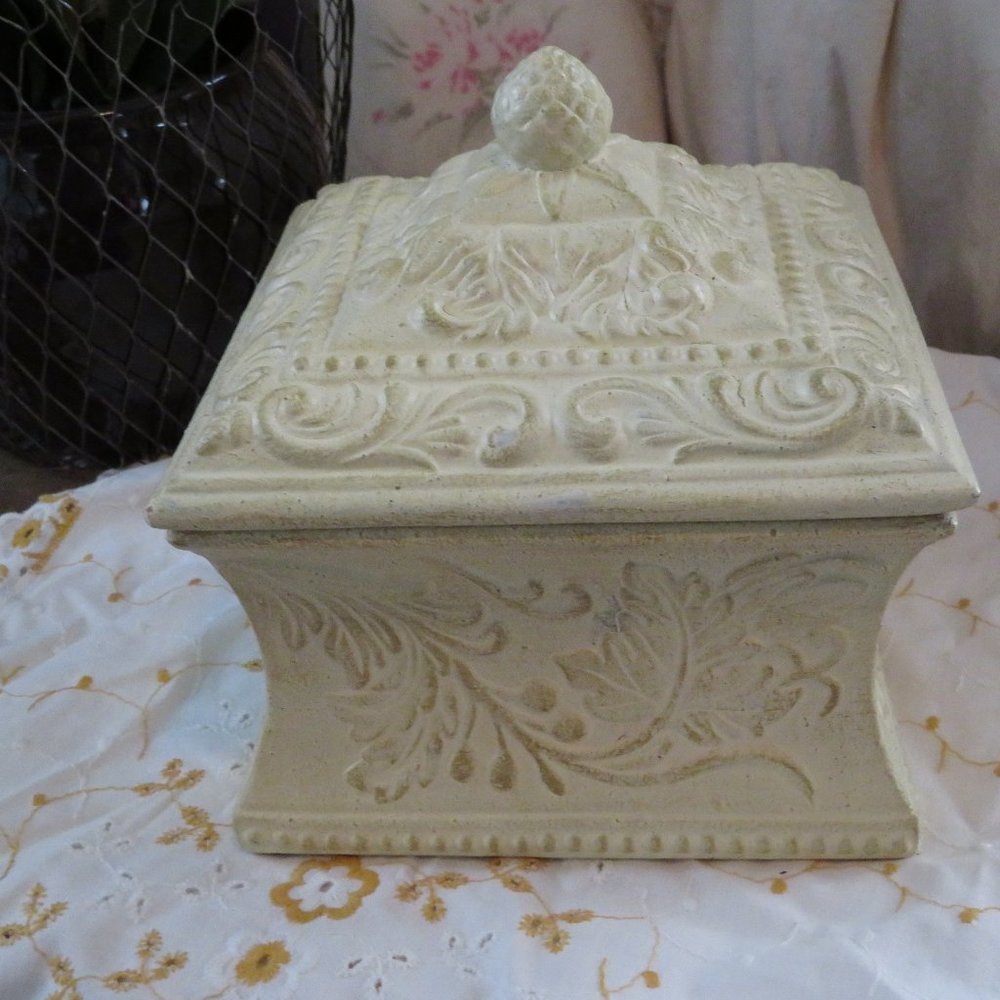 Vintage Style Shabby Cottage White Trinket Box